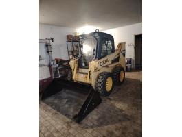 GEHL 5240 2015-ös évjáratú,  5700-as üzemórával,  új gumikkal