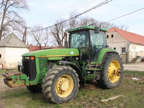 John Deere 8300 traktor John Deere 8300 traktor