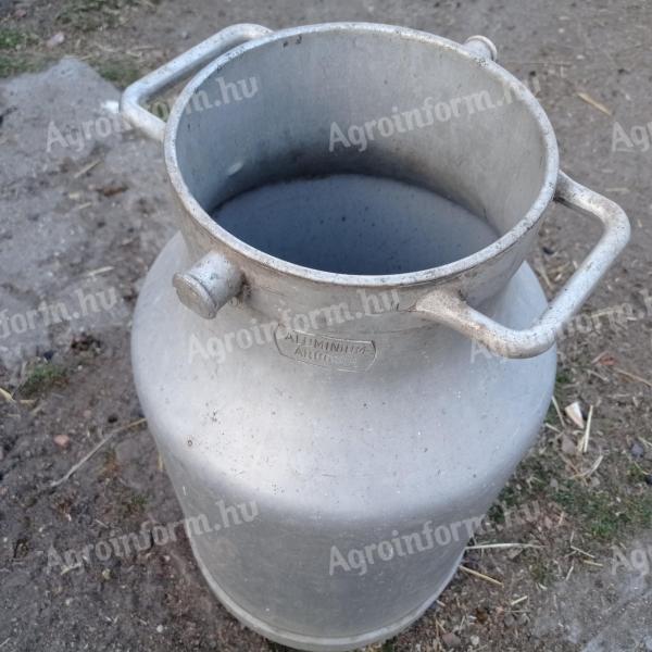 25 literes régi alumínium tejeskanna eladó Kiskunfélegyházán