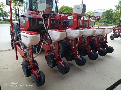 Szemenkénti vetőgép