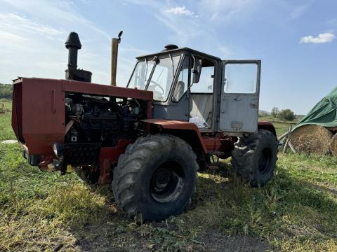 Üzemképes,  jó állapotú T150 erőgép