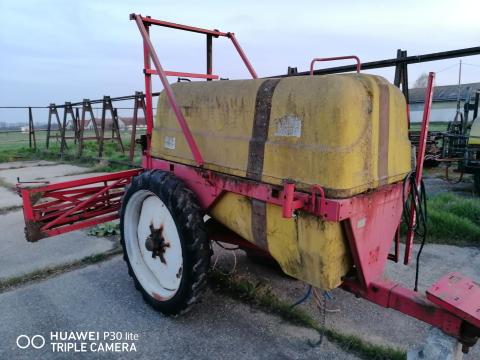 Gambetti 2000 l / 18 m szántóföldi permetező Gambetti 2000 l / 18 m szántóföldi permetező