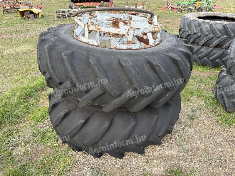 20,8-38 komplett ikerkerék John Deere, New Holland, Case IH, MF, stb.