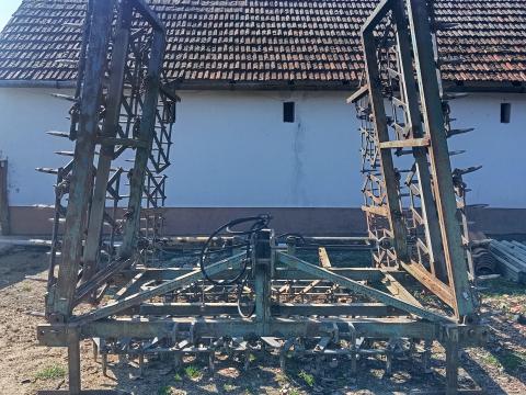 Eladó kétsoros függesztett borona tartalék fogakkal