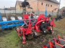 AGRICOLA SNT-2-290 4x2 IKERSOROS ZÖLDSÉG APRÓMAGVETŐGÉP , MIKROGRANULÁTUMSZÓRÓVAL . Petrezselyem,  sárgarépa,  hagyma,  cékla stb. vetésére alkalmas