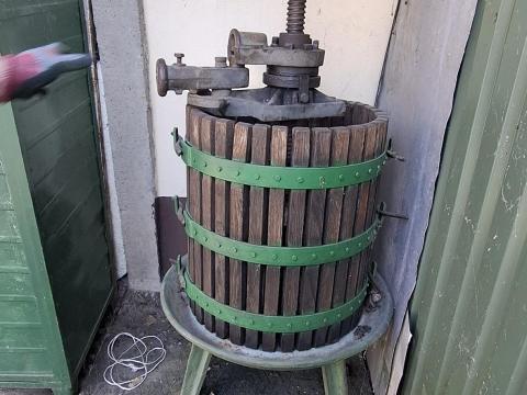 Szőllőprés Szőllőprés