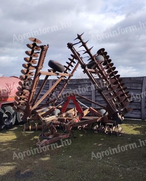 IH 9,8 méteres tárcsa