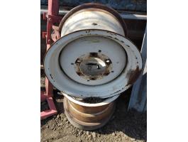 New Holland TX kombájnhoz 2 db hátsó 20 colos felni eladó