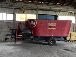 Takarmánykiosztó kocsi / Etetőkocsi