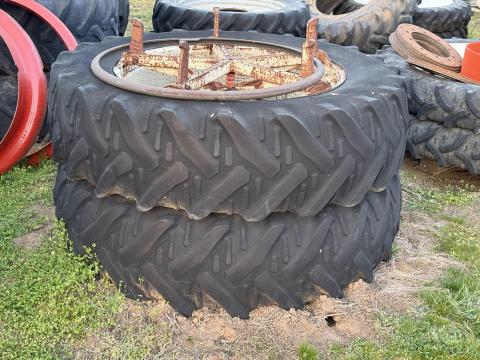 16,9R38 (420/85R38) komplett ikerkerék pár MTZ, John Deere, New Holland, Claas, MF, Steyr 16,9R38 (420/85R38) komplett ikerkerék pár MTZ, John Deere, New Holland, Claas, MF, Steyr