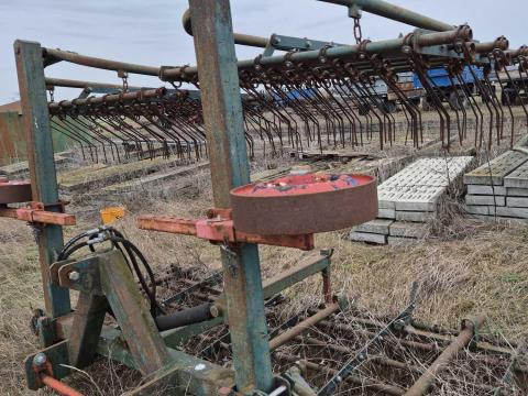 Eladó 4 tagos gyomfésű – hidraulikus, masszív kivitel Eladó 4 tagos gyomfésű – hidraulikus, masszív kivitel