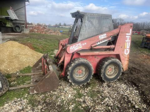 Bobcat Gehl 4625sx – jó állapotú rakodógép eladó új gumikkal