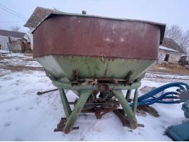 Eladó műtrágyaszoró