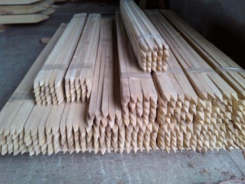 Akác szőlőkaró, villanypásztor karó eladó