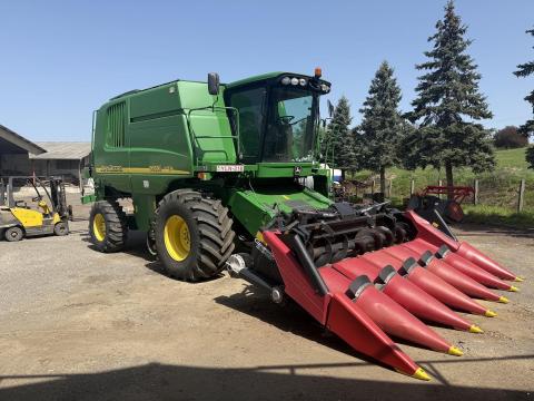 JD 9660i WTS kombájn gabona- és kukoricaasztallal