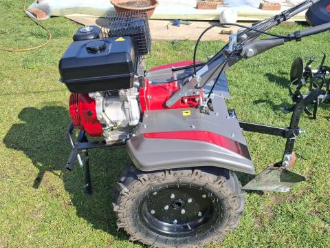 Rato RV390 kistraktor eladó