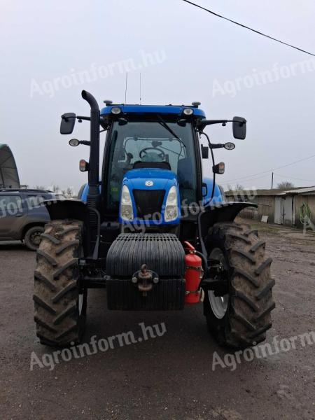 New Holland T 6.140 AC traktor, nagyon jó állapotban, sok extrával