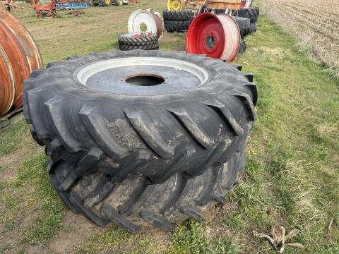 18,4R38 (460/85R38) traktorkerék pár CASE IH, Claas, Valtra, John Deere, MTZ, Fendt stb.