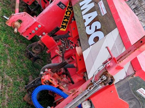 Eladó szemenkènti vetőgép