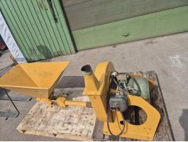 Terménydaráló,  ciklonos,  önfelszívós,  380 V.,  7.5 Kw