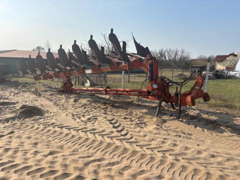 Gregoire Besson 8 fejes váltvaforgató eke