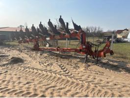 Gregoire Besson 8 fejes váltvaforgató eke