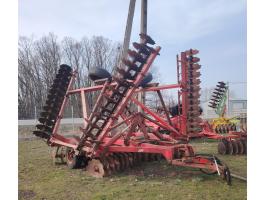 IH 9,8 méteres tárcsa újszerű tárcsalapokkal