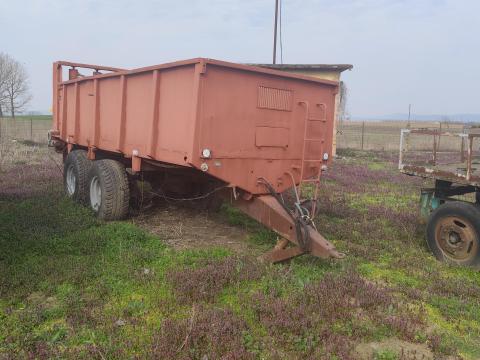 Eladó N229 lengyel trágyaszóró