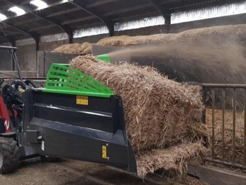 Könnyített kivitelű befúvós almozó kompakt rak.géphez, homokrak. traktorhoz, telerakodóhoz Könnyített kivitelű befúvós almozó kompakt rak.géphez, homokrak. traktorhoz, telerakodóhoz