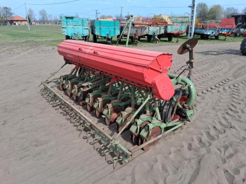 Nodet 19 soros tárcsás kanalas tolókerekes vetőgép Nodet 19 soros tárcsás kanalas tolókerekes vetőgép