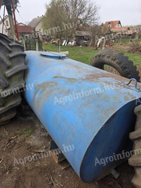 3000 literes víztartály