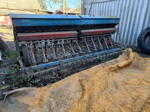 21 soros gabonavetőgép, német kivitel, 2,5 m széles 21 soros gabonavetőgép, német kivitel, 2,5 m széles