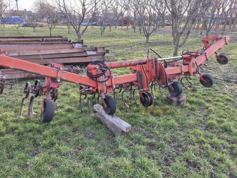 Sorközművelő kultivátor