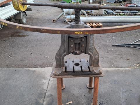 Jó állapotú golyósprés eladó