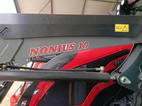 Ferro-Flex Nonius 19 eladó homlokrakodó Valtra G adaptációval Ferro-Flex Nonius 19 eladó homlokrakodó Valtra G adaptációval