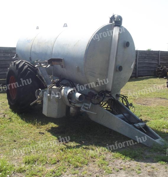 8000 literes lajt kijuttató kerettel,  horganyzott alváz és tartály