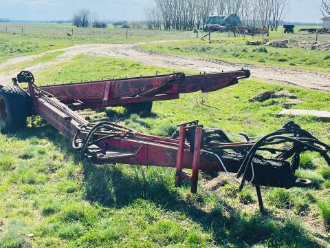 Eladó Hesston H5900 bálaszállító