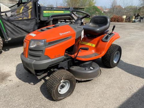Husqvarna TS 138 fűnyíró traktor – újszerű állapotban