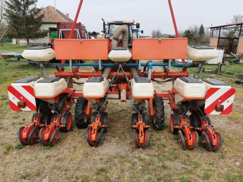 Kuhn Maxima szemenkénti vetőgép, 6 soros, 1999-es évjárat, eladó Kuhn Maxima szemenkénti vetőgép, 6 soros, 1999-es évjárat, eladó