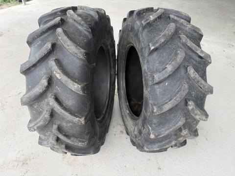 Belarus MTZ első kerék 360/70R24 FIRESTONE PERF70 TL 122D119E Traktor használt gumi gumiabroncs Belarus MTZ első kerék 360/70R24 FIRESTONE PERF70 TL 122D119E Traktor használt gumi gumiabroncs