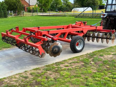 3,2 m-es vontatott V tárcsa Újszerű