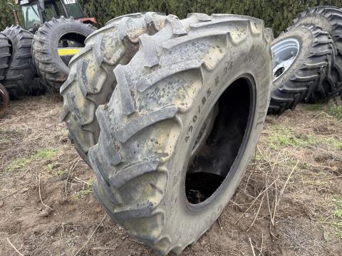 420/85R34 16.9R34 Continental traktor gumi használt gumiabroncs 420/85R34 16.9R34 Continental traktor gumi használt gumiabroncs