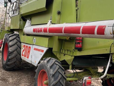 Claas MEGA 208 Claas MEGA 208