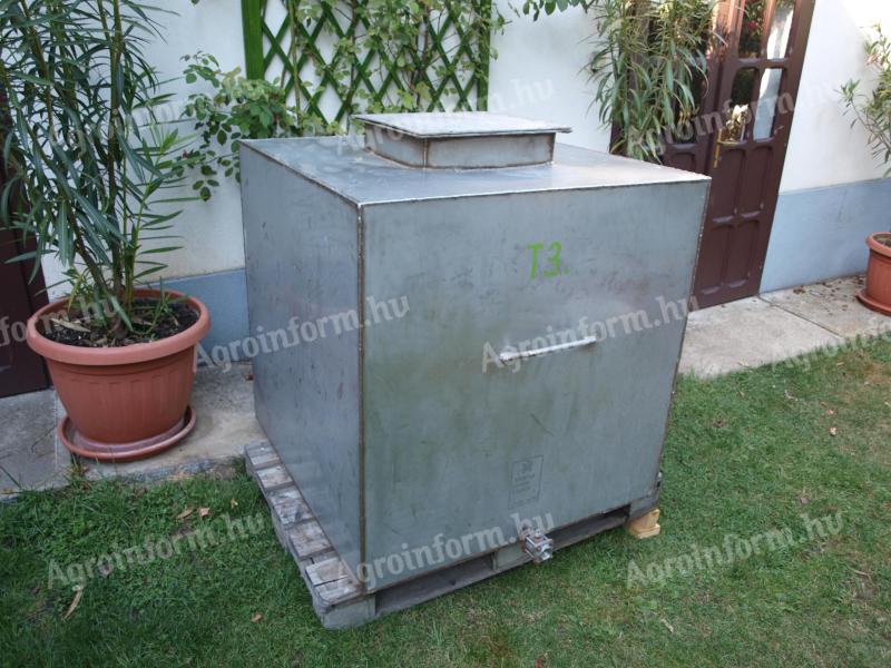 2 db saválló élelmiszeripari rozsdamentes acél tartály 800 l-es eladó