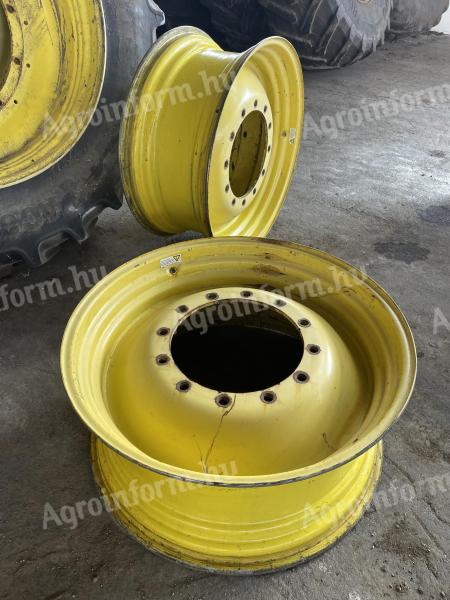 ELADÓ egy John Deere 8R tarktor front ápolókerék felni