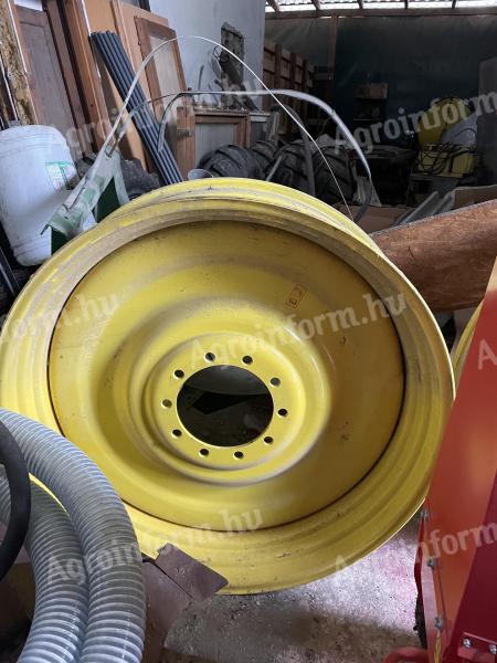 ELADÓ egy John Deere M952i permetező eredeti 2db felni - DW13 x 46, WZW11313