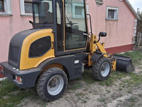 Törzscsuklós rakodógép Törzscsuklós rakodógép