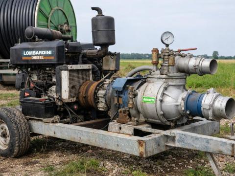 Öntözőszivattyút keresek Bauer dobhoz