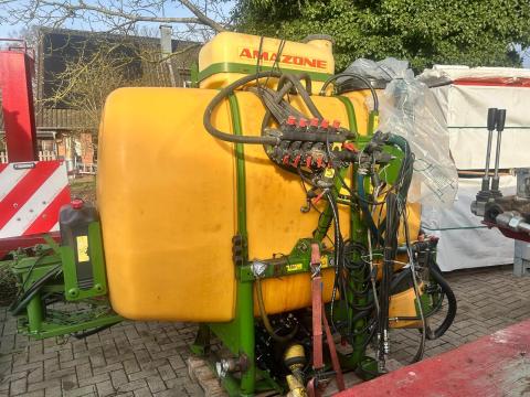 AMAZONE UF1200,  1200 LITERES VEGYSZEREZŐ,  PERMETEZŐ 15 MÉTERES SZÓRÓKERETTEL