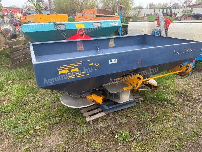 BOGBALLE 1000 LITRES KÉTTÁRCSÁS MŰTRÁGYASZÓRÓ . HIDRAULIKUS NYITÁS - ZÁRÁS